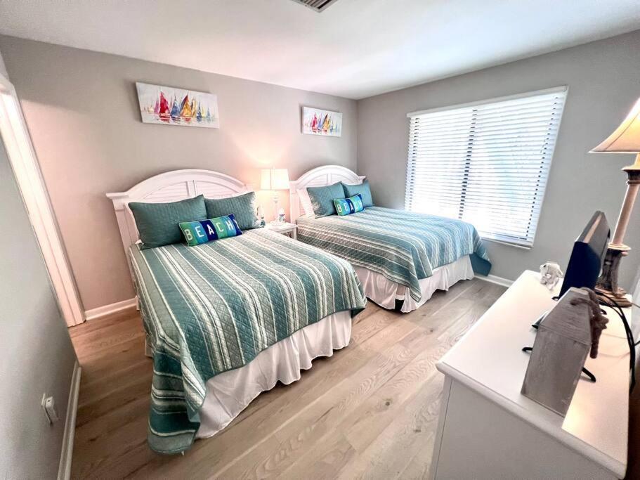 Вилла New Pics! Harbour Town 3Br/3Ba - Pool Access - Book Now Хилтон-Хед-Айленд Экстерьер фото