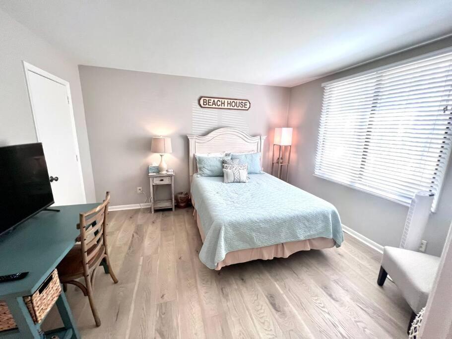 Вилла New Pics! Harbour Town 3Br/3Ba - Pool Access - Book Now Хилтон-Хед-Айленд Экстерьер фото