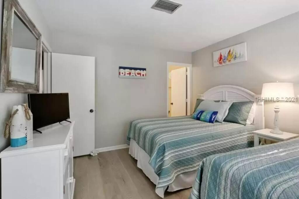 Вилла New Pics! Harbour Town 3Br/3Ba - Pool Access - Book Now Хилтон-Хед-Айленд Экстерьер фото
