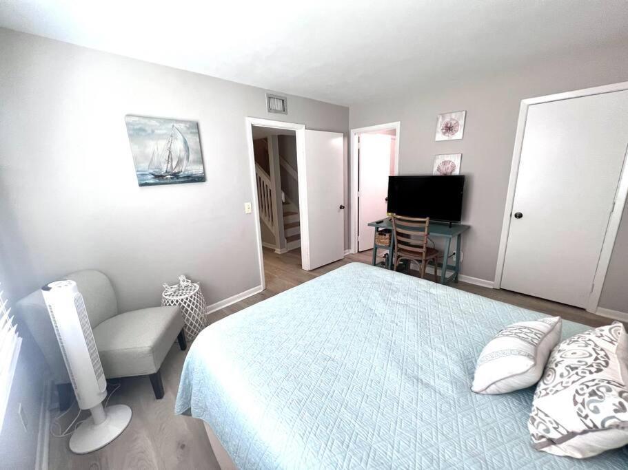 Вилла New Pics! Harbour Town 3Br/3Ba - Pool Access - Book Now Хилтон-Хед-Айленд Экстерьер фото