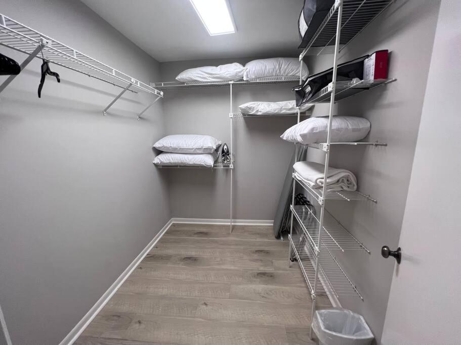 Вилла New Pics! Harbour Town 3Br/3Ba - Pool Access - Book Now Хилтон-Хед-Айленд Экстерьер фото